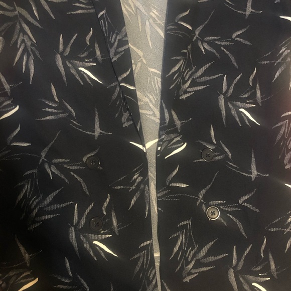 RW & CO Pajama Style Floral Lightweight blazer- XS - Picture 4 of 4